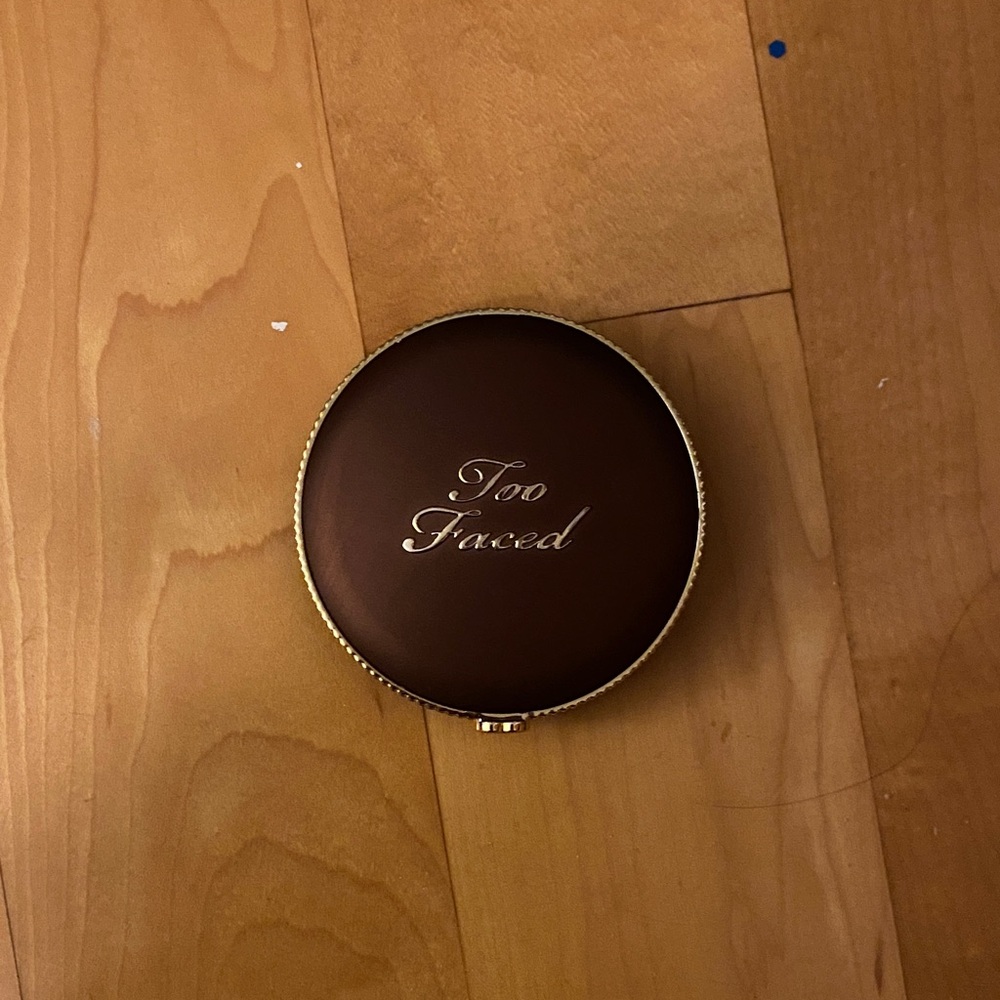 Too Faced Elegant Bronzer